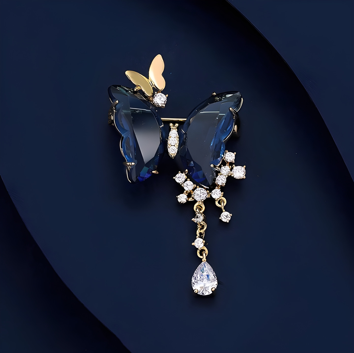 Dancing Brooch High-end Women's Exquisite Butterfly Water Drop Tassel Corsage Niche Design Sense Pin Suit Accessories