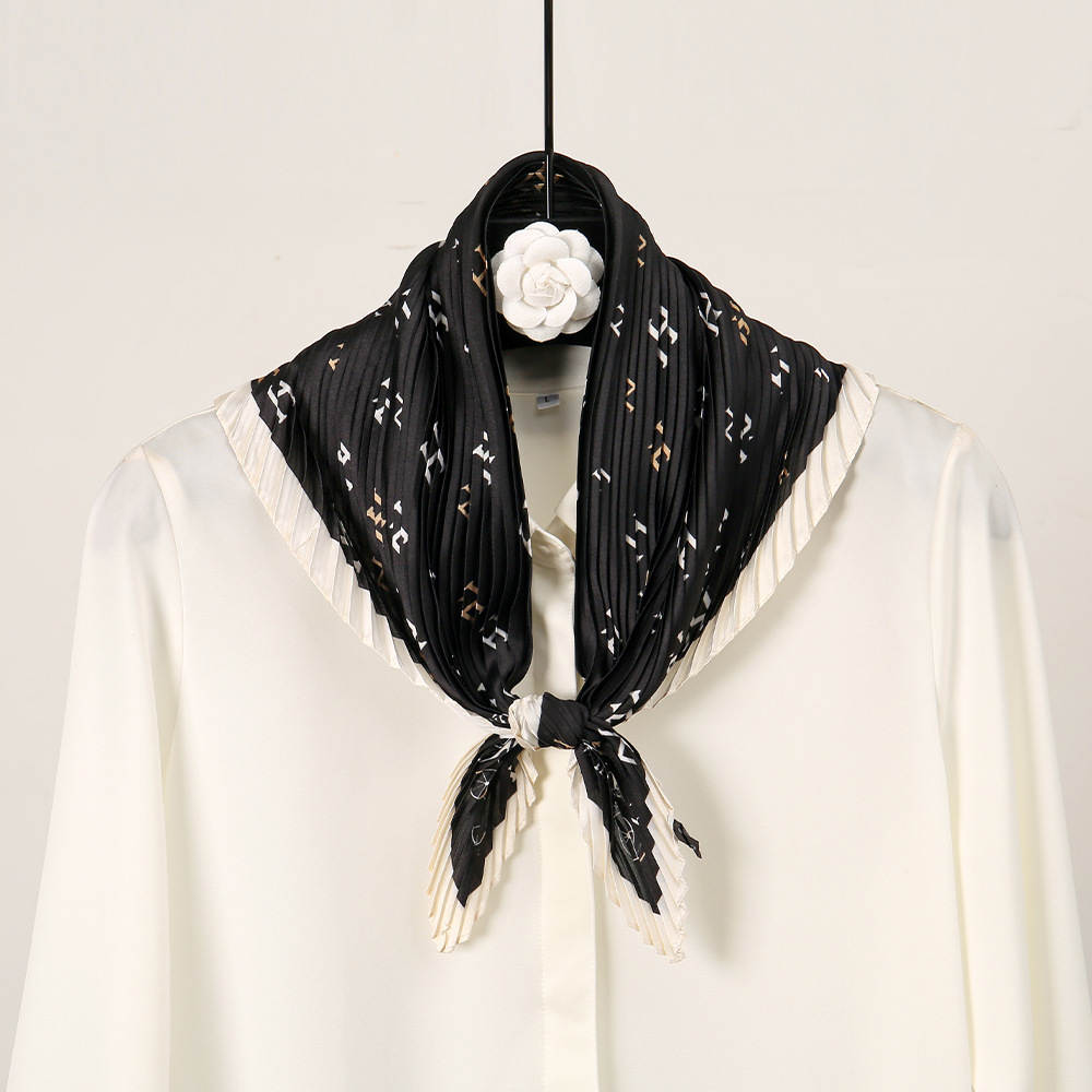 Trendy Cool Design Sense 70 Bufanda de seda arrugada Bufanda cuadrada pequeña Bufanda profesional de alta calidad sin colisión Bufanda plisada al por mayor