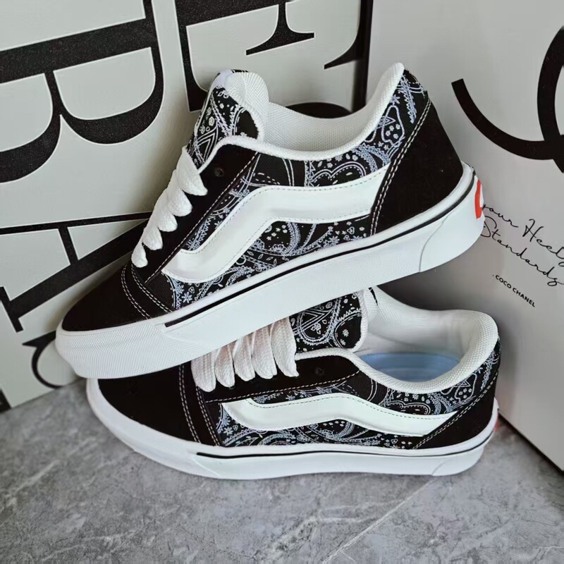 2025 New Men's Couple Casual Shoes Spring Versatile Retro Student Trendy Breathable Canvas Shoes Sports Sneakers for Women 2025 New Men's Couple Casual Shoes Spring Versatile Retro Student Trendy Breathable Canvas Shoes Sports Sneakers for Women