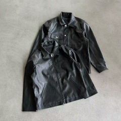 アメリカのレトロなデロイト・ミシガンの古典的な角のロゴのダブルファスナーpu皮の服のジャケットの男性