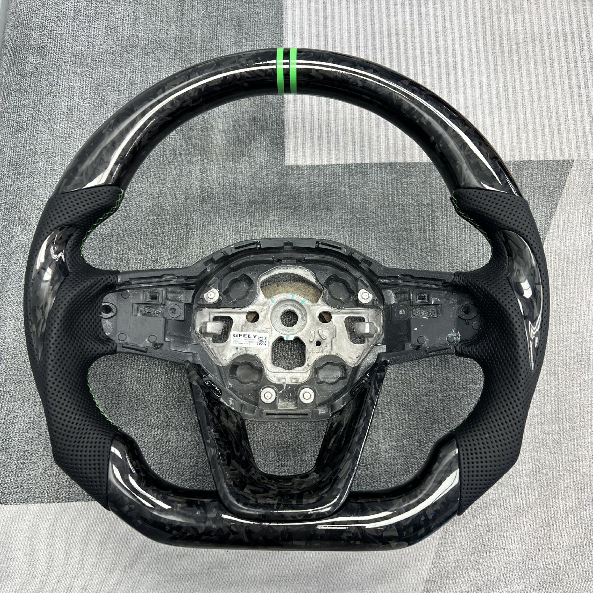 Suitable for Geely Xingrui, Xingyuan, Emgrand, Xingyue L, Galaxy L6, Binyue Carbon Fiber Steering Wheel Modification and Customization