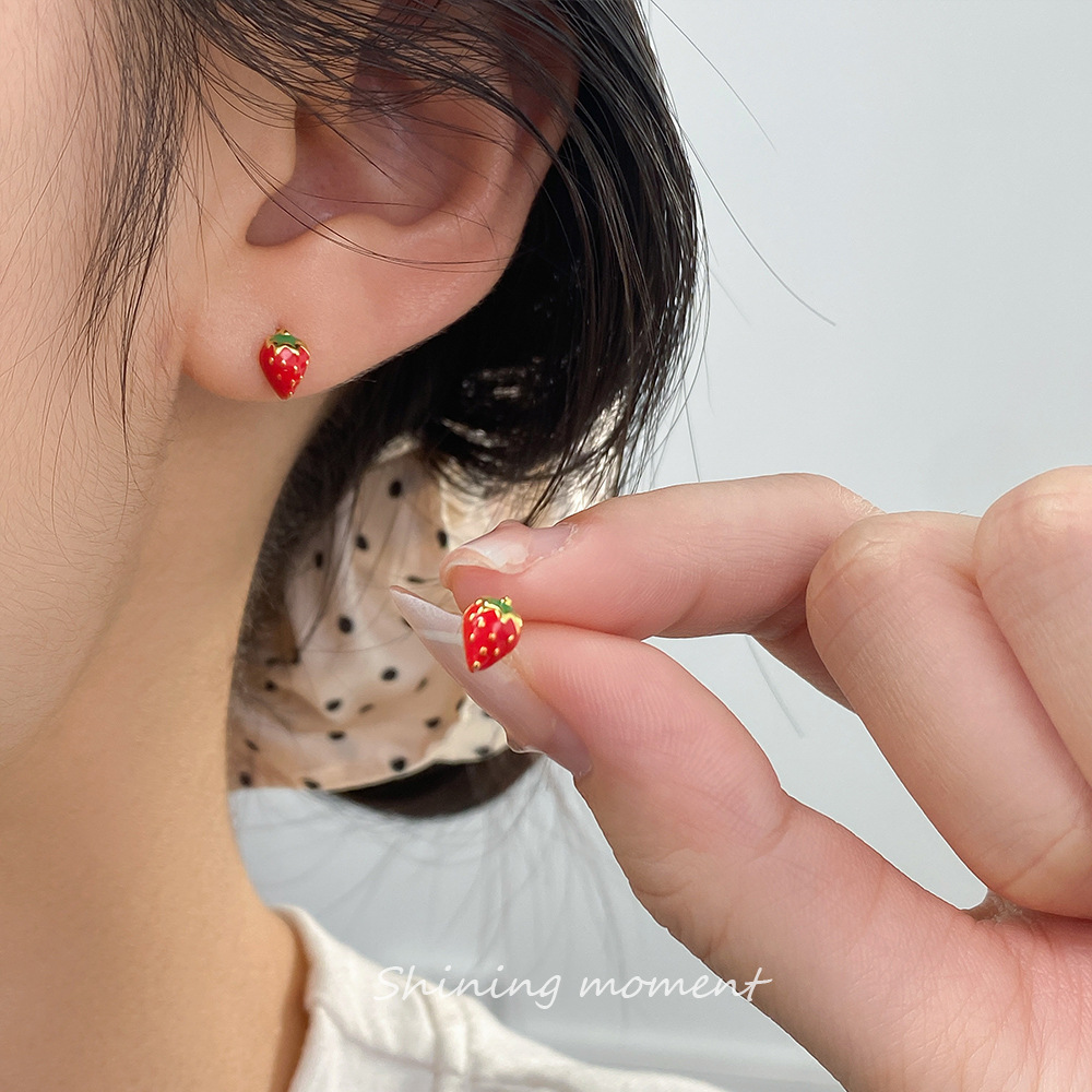 2g Weight 925 Sterling Silver Ear Needle Material 1 Pair 925 Sterling Silver Strawberry Ear Studs