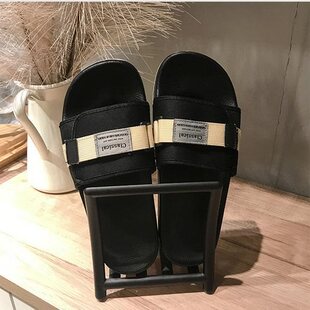 ����Ь�����⴩�����r��2020�¿��n����Hһ��ɳ����ʿ��Ь�г���