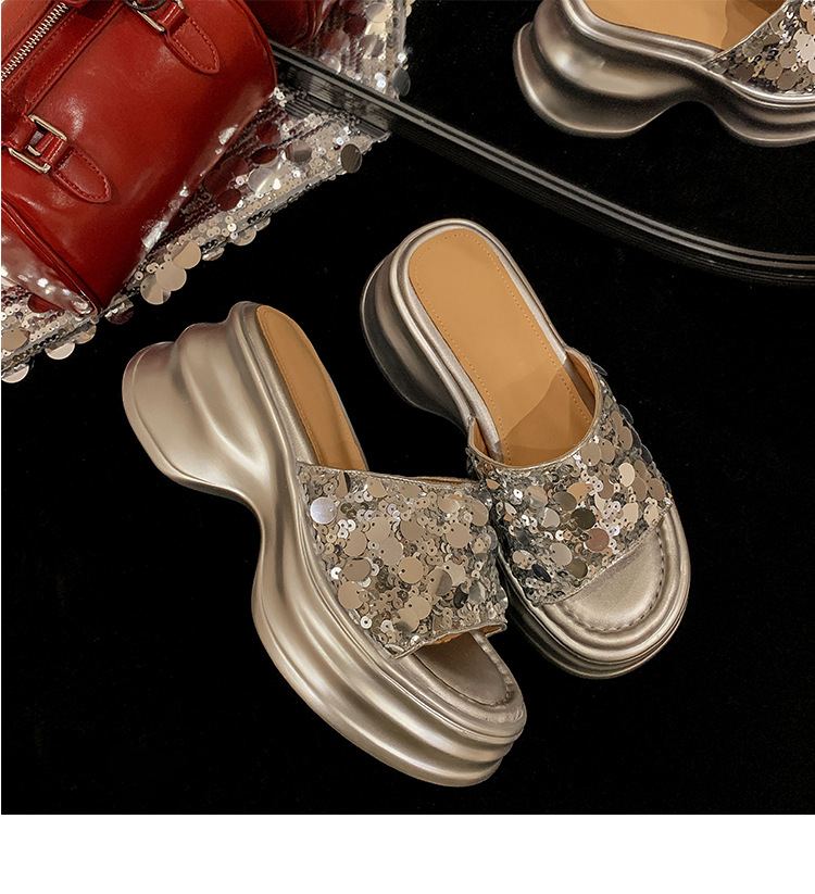 Dép sandal xỏ ngón nữ đế xuồng cao 5 cm, mũi hở, phối sequin lấp lánh — màu đen, màu vàng, bạc chi tiết 28