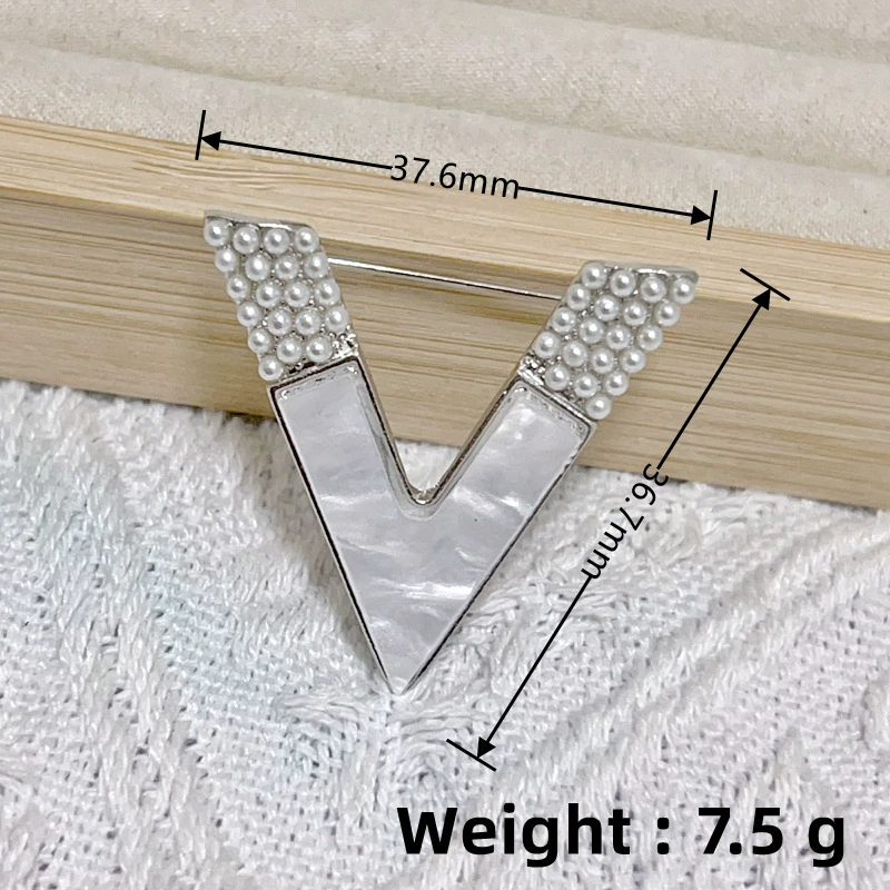 Protective underware, brooch, high-end suit lapel pin, sexy pin, simple and elegant design