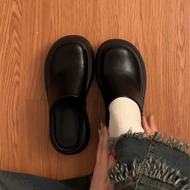 Взрывные модели увеличены противоскользящие женские толстые подошвы и полутолки 2024 новая новая голова Баотоу черная сеть красная супер огонь