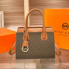 女包斜挎包2024春季時尚新款女士高級托特包時尚通勤手提包大包