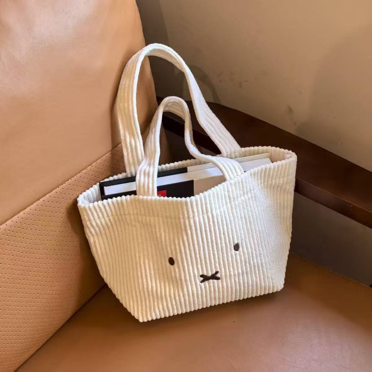 Cartoon universal handheld capacious high quality cute bag, with embroidery