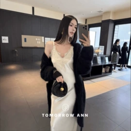 女式羊绒衫;半身裙;时尚休闲套装