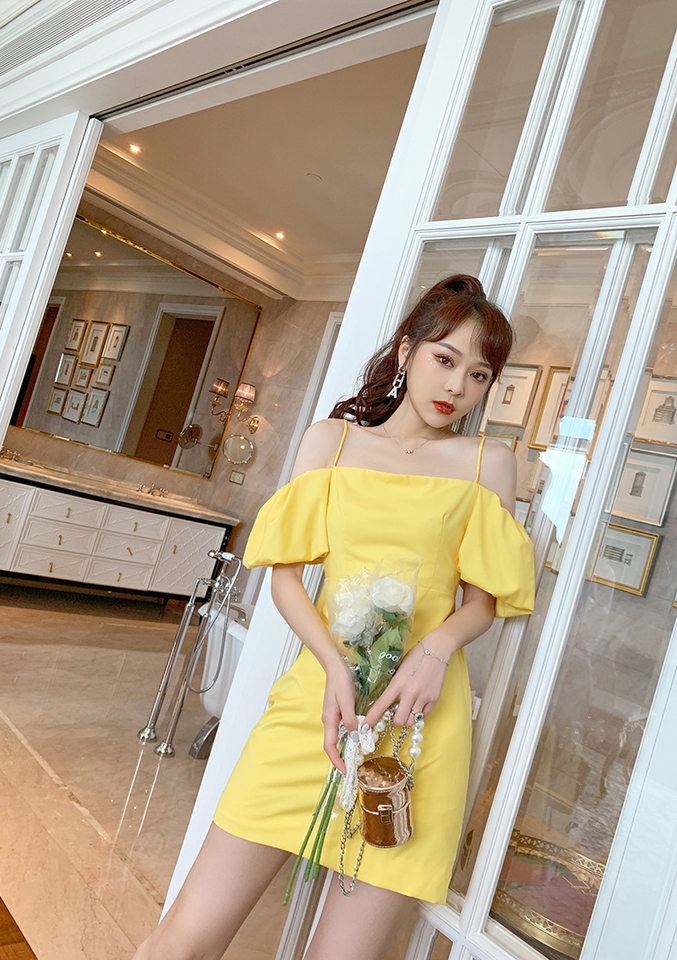 Đầm suông nữ cổ yếm tay phồng hở vai phong cách hiện đại — Màu vàng chi tiết 13