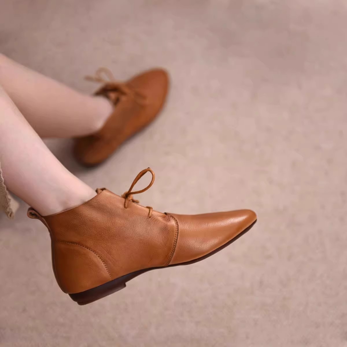 Foreign Trade 2025 Large Size French Retro Lace-Up Low-Heeled Boots Autumn and Winter Pointed Toe Thick Heel Women's Short Leather Boots