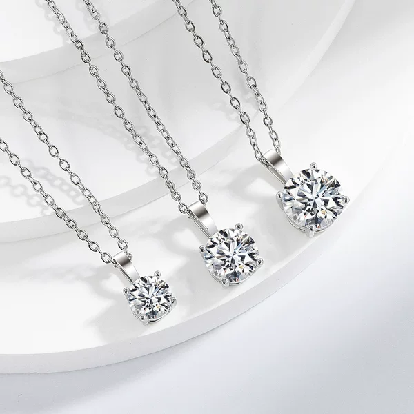 Live selling imitation S925 sterling silver four claw moissanite necklace women's cross-border foreign trade jewelry pendant clavicle chain wholesale