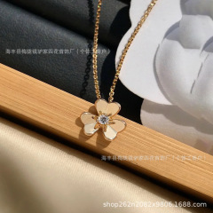 18Kローズゴールドメッキの花びらにダイヤモンドを散りばめたクローバーネックレス、シングルダイヤモンドの幸運の草イヤリング、骨チェーン、フラワーペンダント