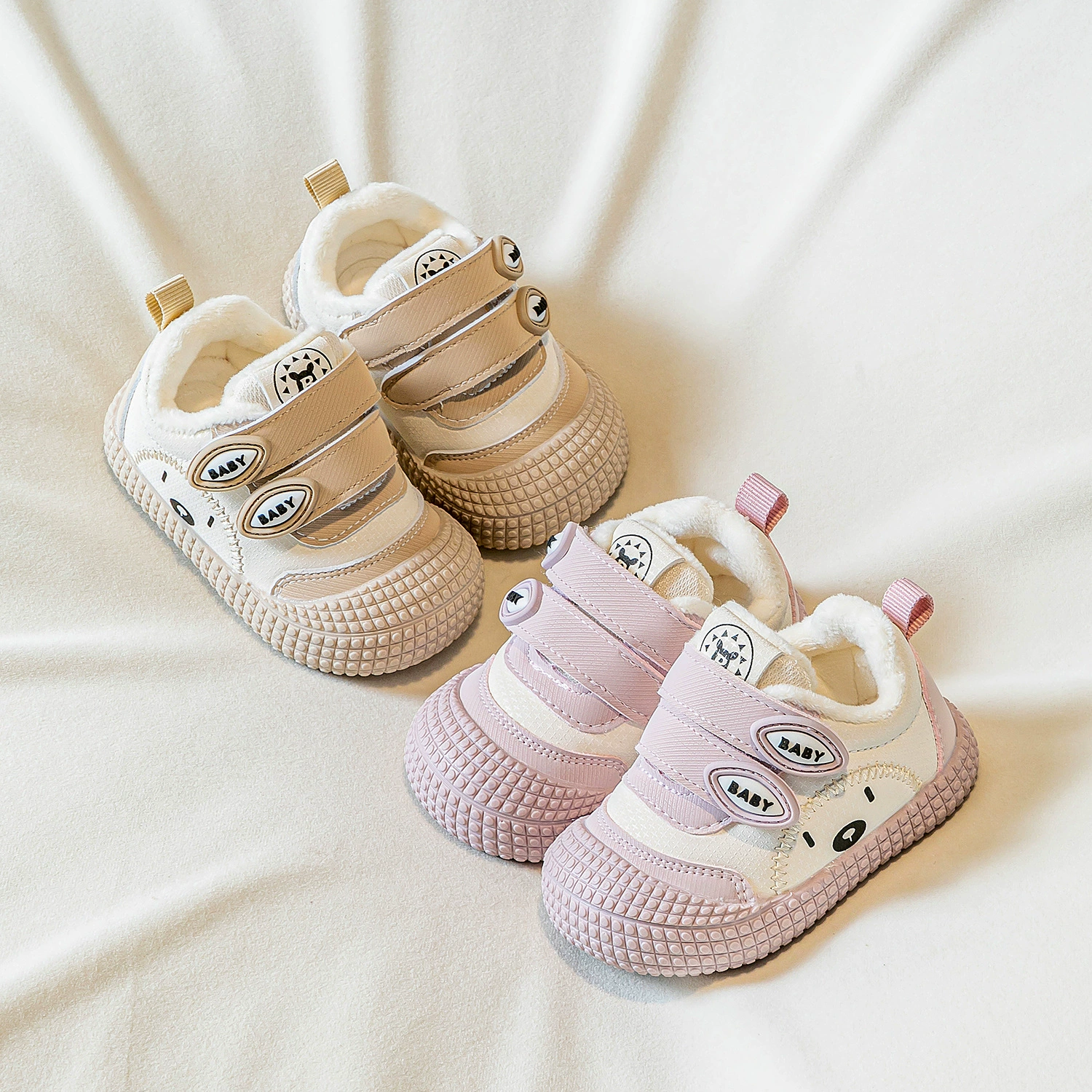 Новая женская бархатная обувь зимняя детская мужская обувь с сокровищами мультяшная детская обувь ступенчатая обувь мягкая подошва хлопчатобумажная обувь оптом