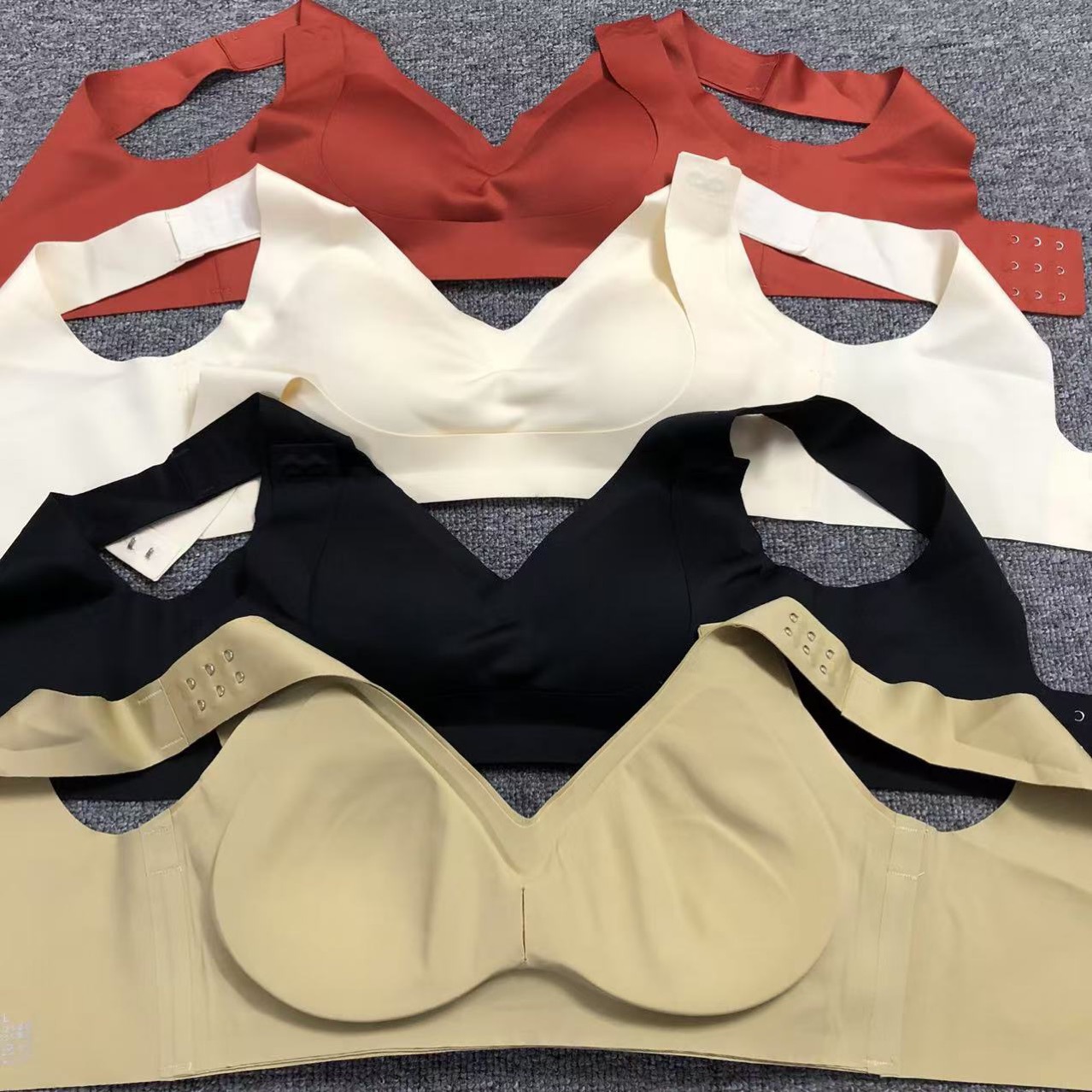 La ropa interior sin anillo de acero se reúne y reúne los senos secundarios, los deportes anti-caída, a prueba de golpes, los senos grandes son pequeños, la parte posterior latinoamericana es delgada, sujetador femenino