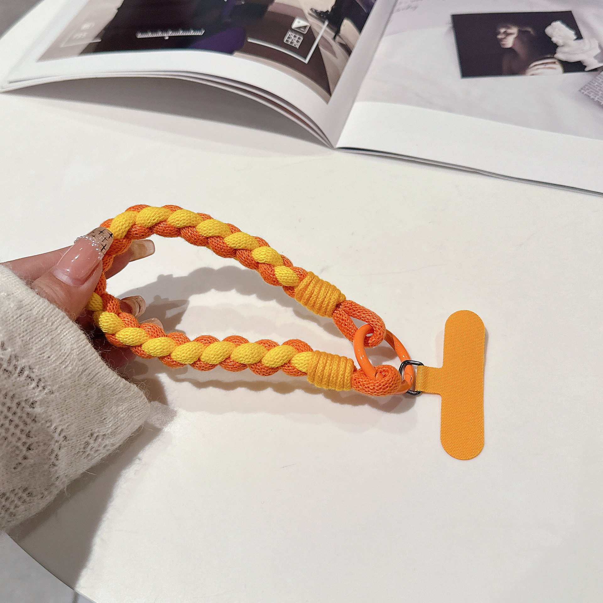 Cuerda tejida de color hecha a mano japonesa y coreana para teléfono móvil cordón corto creativo muñeca accesorios de nailon adornos de giro portátiles