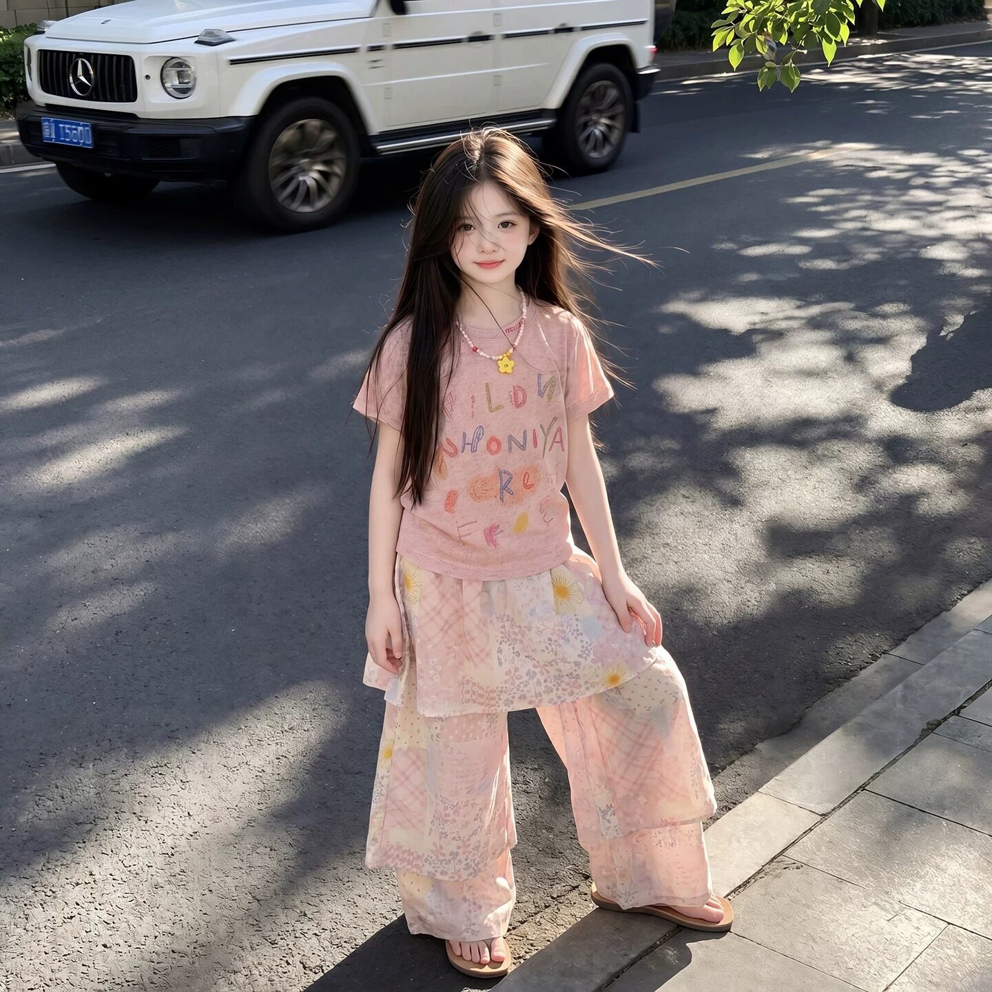 Girls' short-sleeved bottom-flap pants, new summer style, nine-point pants, two-piece set, Korean style casual children's clothing for medium and large children.