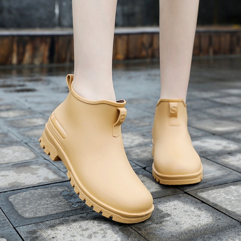 Cross-border rain boots Women's fashionable outdoor rain boots men's student fleece-lined warm non-slip waterproof water shoes foreign trade rubber shoes