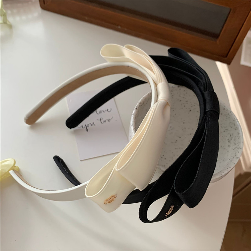 100g Weight Hair Band Hair Accessories Type 1 Piece Quantity Cloth Material Solid Color, Bow Knot Pattern Women's Gender French Style Style Beige, Black Color Princess French Retro D Letter Bow Hairband Hair Accessory For Women Fabric Hair Ornament 无