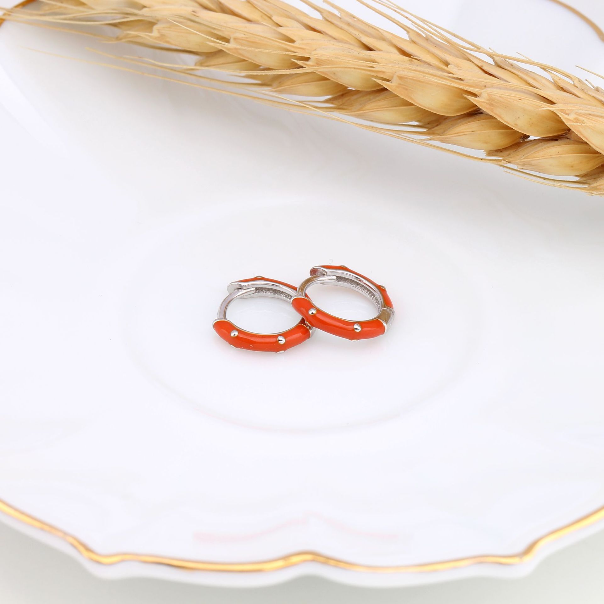 1 Pair Simple Style Round Enamel Plating Sterling Silver White Gold Plated Gold Plated Earrings display picture 5