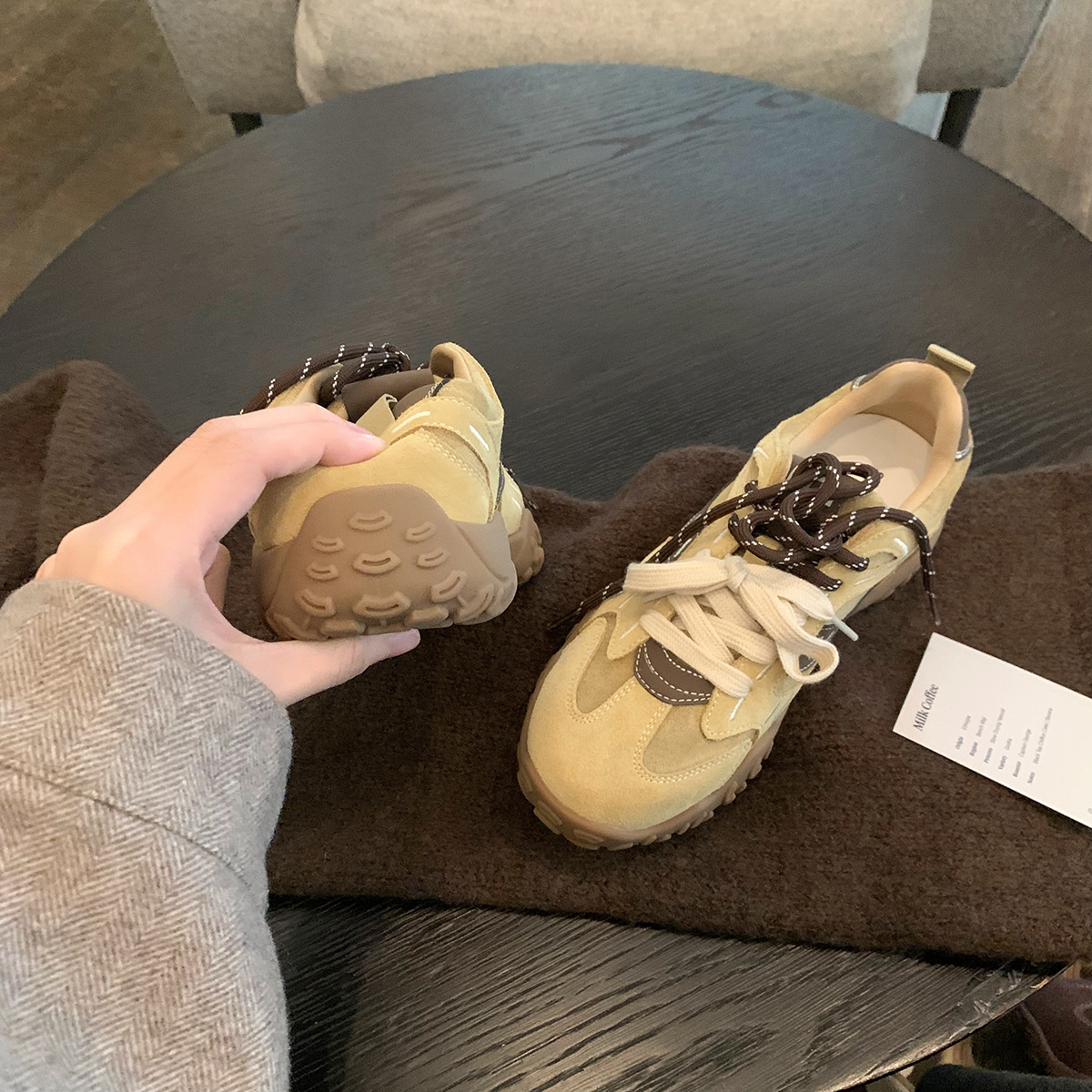 Versión de piel de vaca de la uva de la misma nicho de moda zapatos de doble cordón de color de base gruesa aumento de altura zapatos deportivos casuales zapatos de mujer