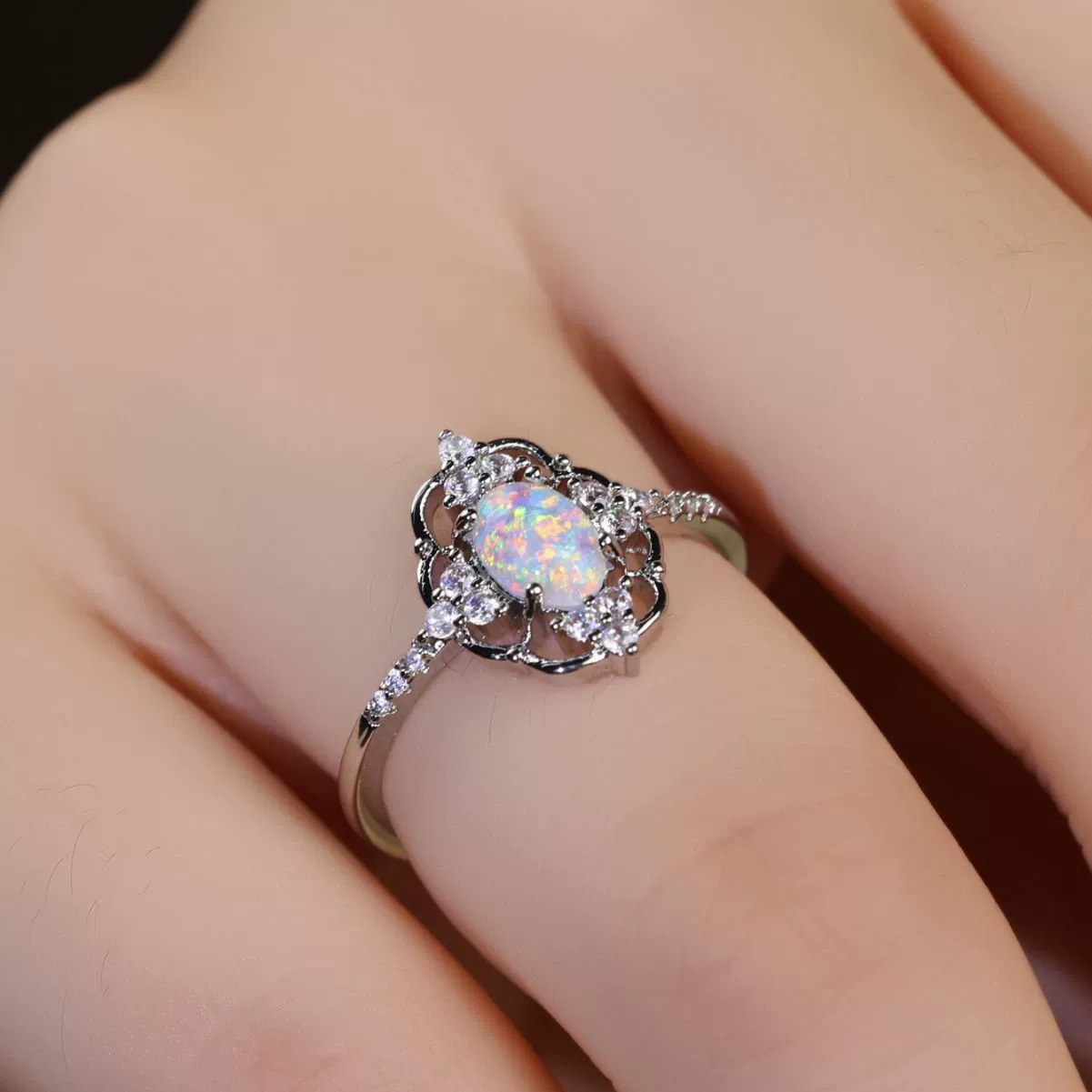 Cross -border WISH new elliptical Australian hollow lace rings Simple personality niche ring ring one piece