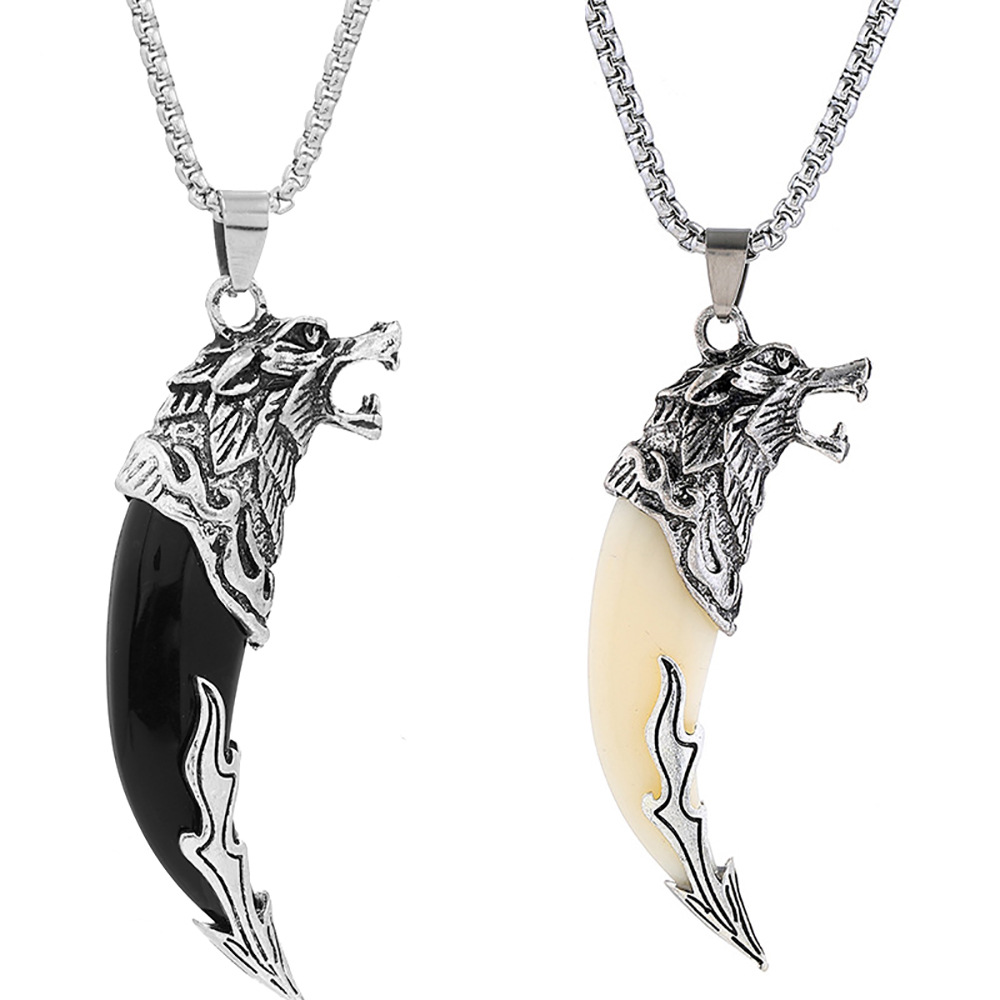 Retro domineering personality simulation spike necklace men's fashion trend wolf head pendant stainless steel chain couple accessories