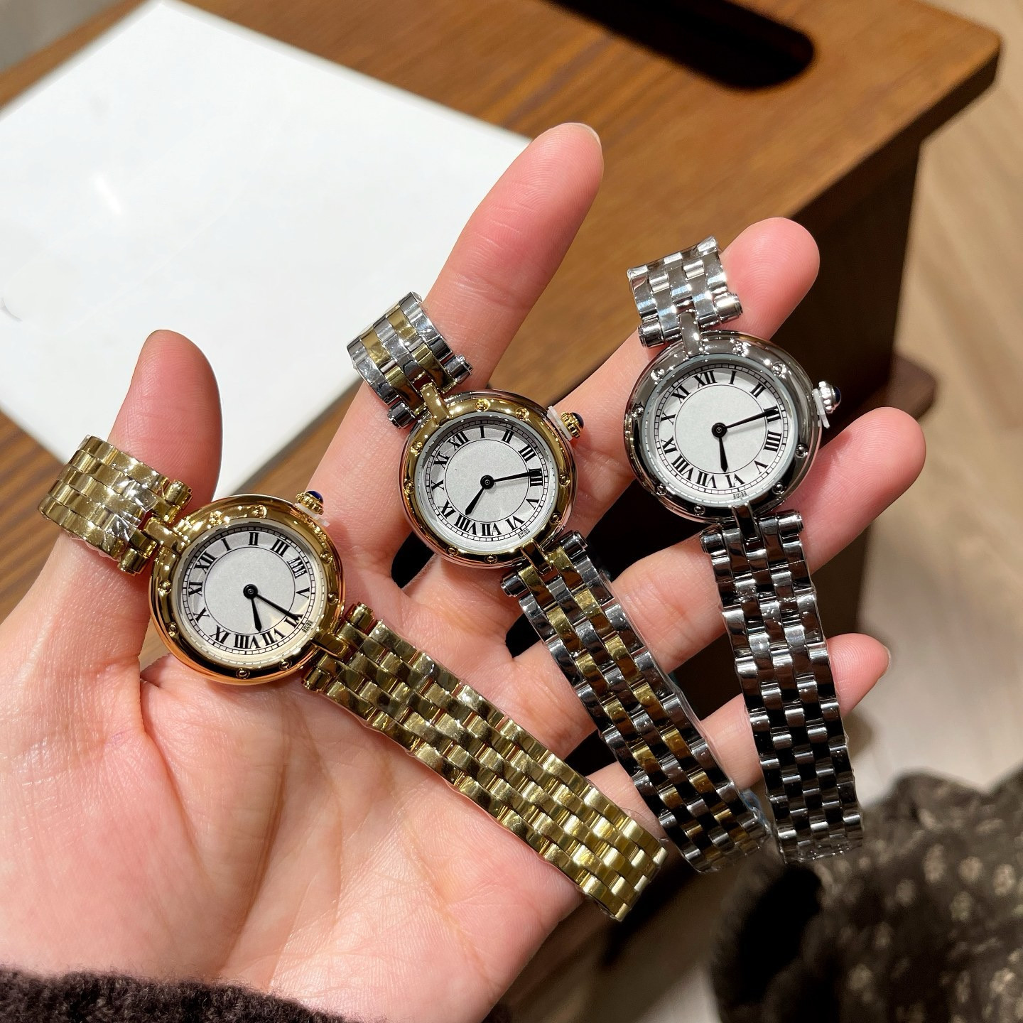 New High-End Round Watch Roman Ladies' Diamond-Encrusted Bracelet Watch Cross-Border Alloy Quartz Watch Wholesale