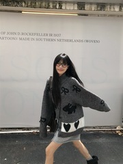 慵懒风撞色图案加厚毛衣外套女秋冬2025新款时尚百搭立领长袖上衣