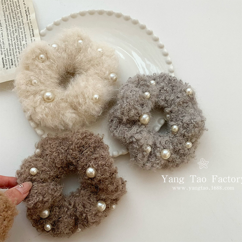 Perla de peluche collar de cabello de intestino para mujeres otoño y invierno 2024 nuevo estilo de alta sensación de cuerda de cabello de correa cuerda de cabello accesorios