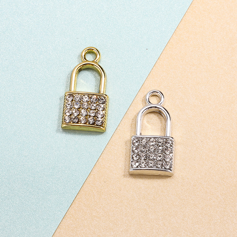 Key Lock Pendant Accessories Small Pendant Exquisite Small Diamond Alloy Jewelry Accessories DIY Bracelet Necklace Clothing Key Lock Pendant Accessories Small Pendant Exquisite Small Diamond Alloy Jewelry Accessories DIY Bracelet Necklace Clothing