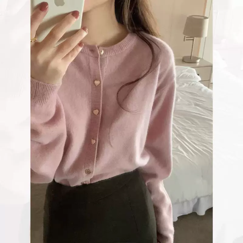 浣熊绒温柔爱心扣粉色毛衣女春秋外搭宽松慵懒针织小开衫上衣外套