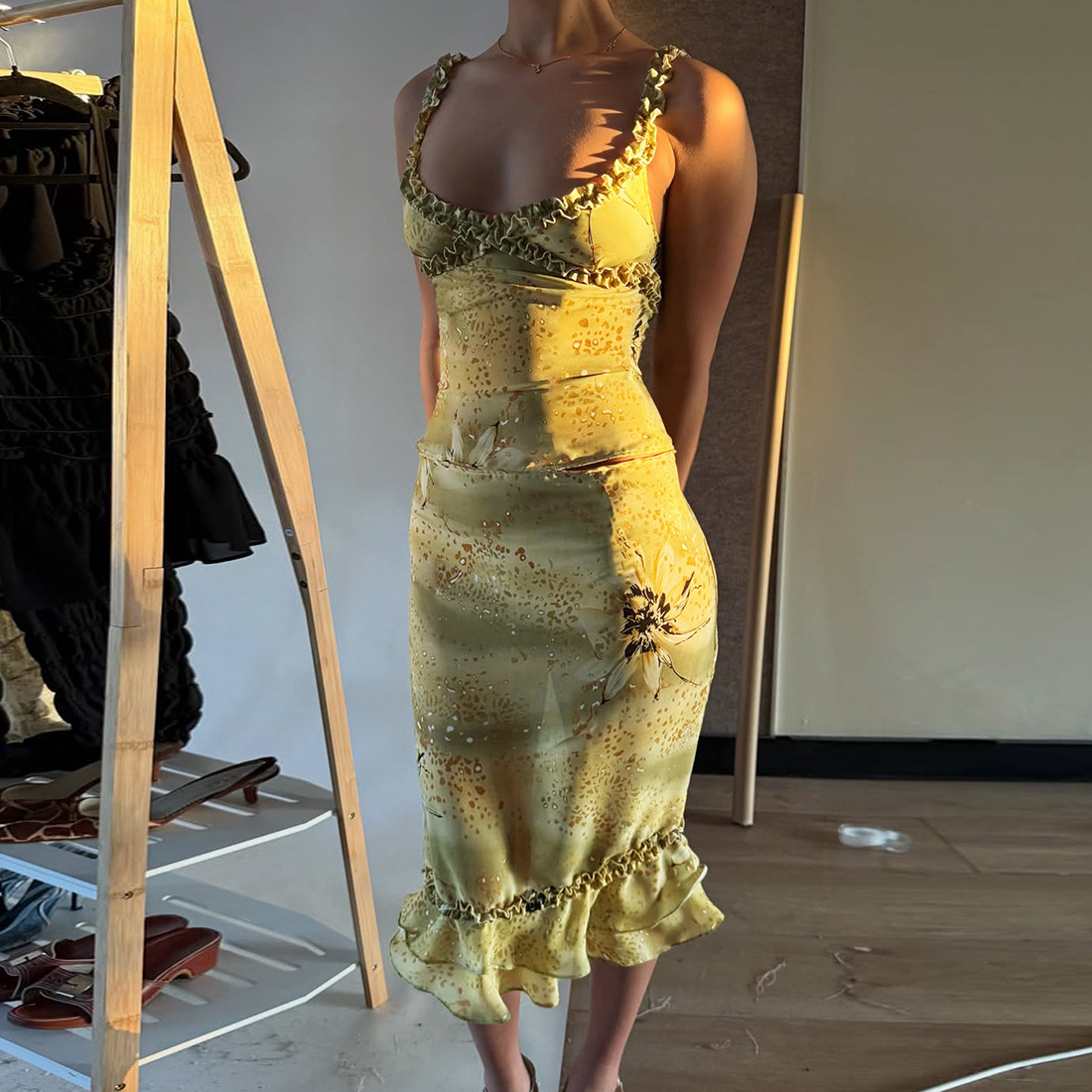 European and American Cross-Border 2025 Fashion New Women's V-Neck Low-Cut Camisole Ruffled Floral Print Skirt Set