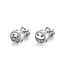 耳钉;耳环;唇饰