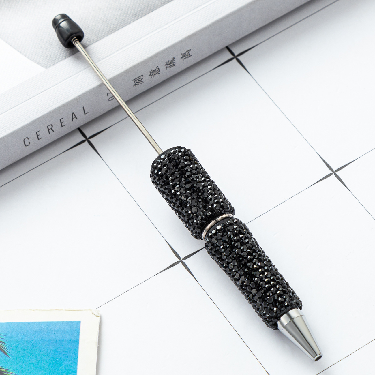 Inventario creativo DIY pluma de perlas de diamante completa con inserción de diamantes hechos a mano con bolígrafo de perlas giratorio multicolor pluma de plástico