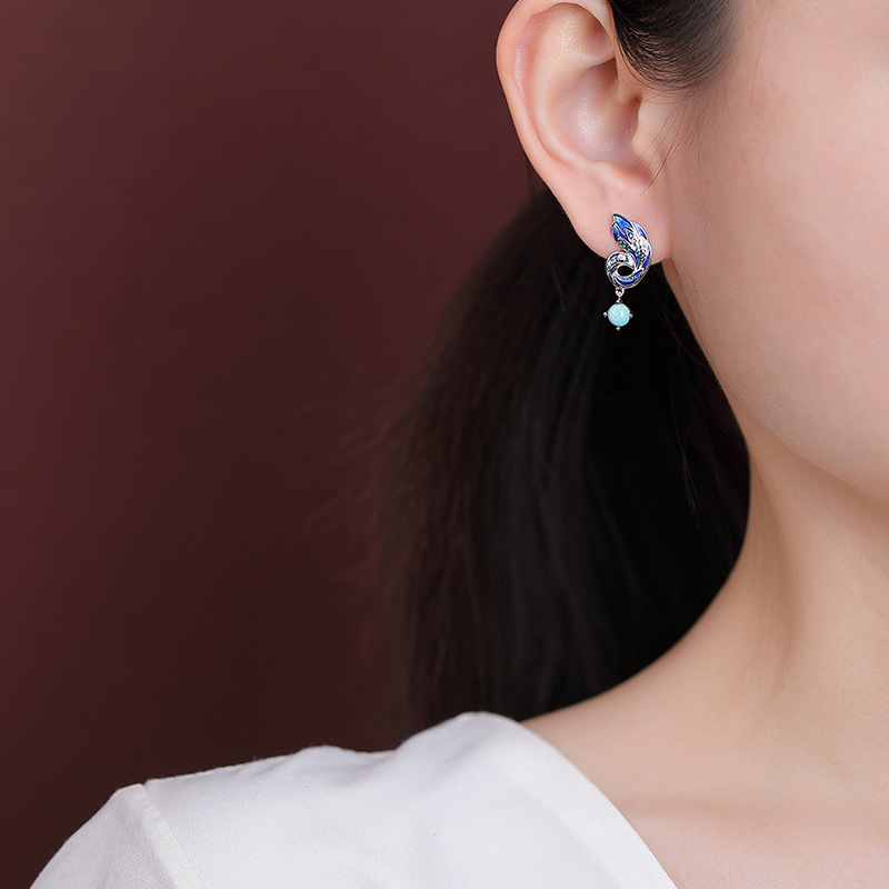 Bông tai bạc S925 hình con công đính đá xanh ngọc phong cách retro — một cặp