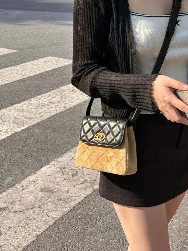 一件代发麂皮绒包女小香风25新款拼色菱格链条翻盖单肩斜挎小方包|undefined