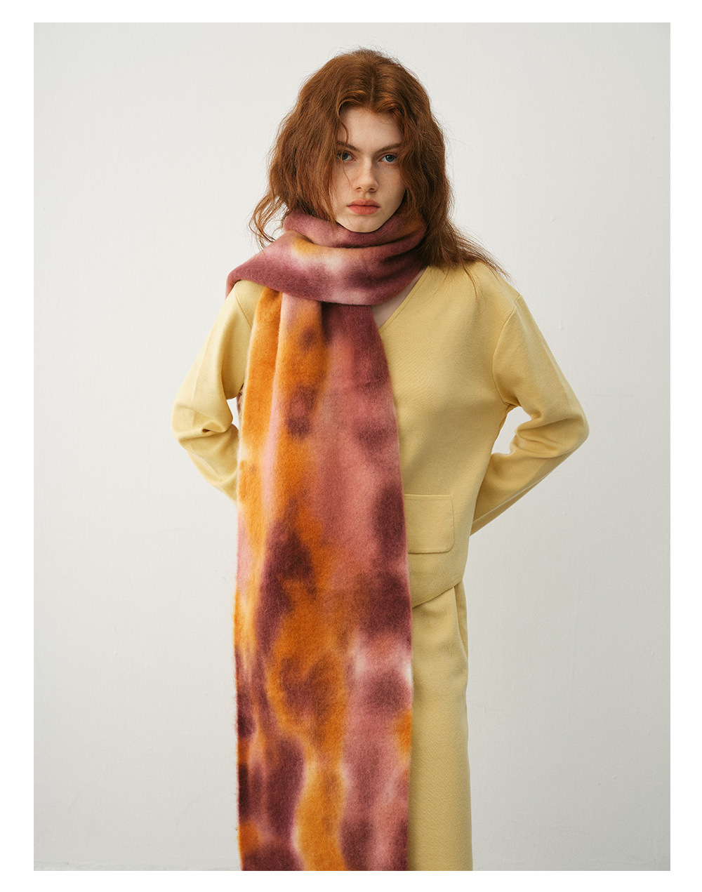 Sciarpa con frange in simil-cashmere tie dye per donna_voghion.com