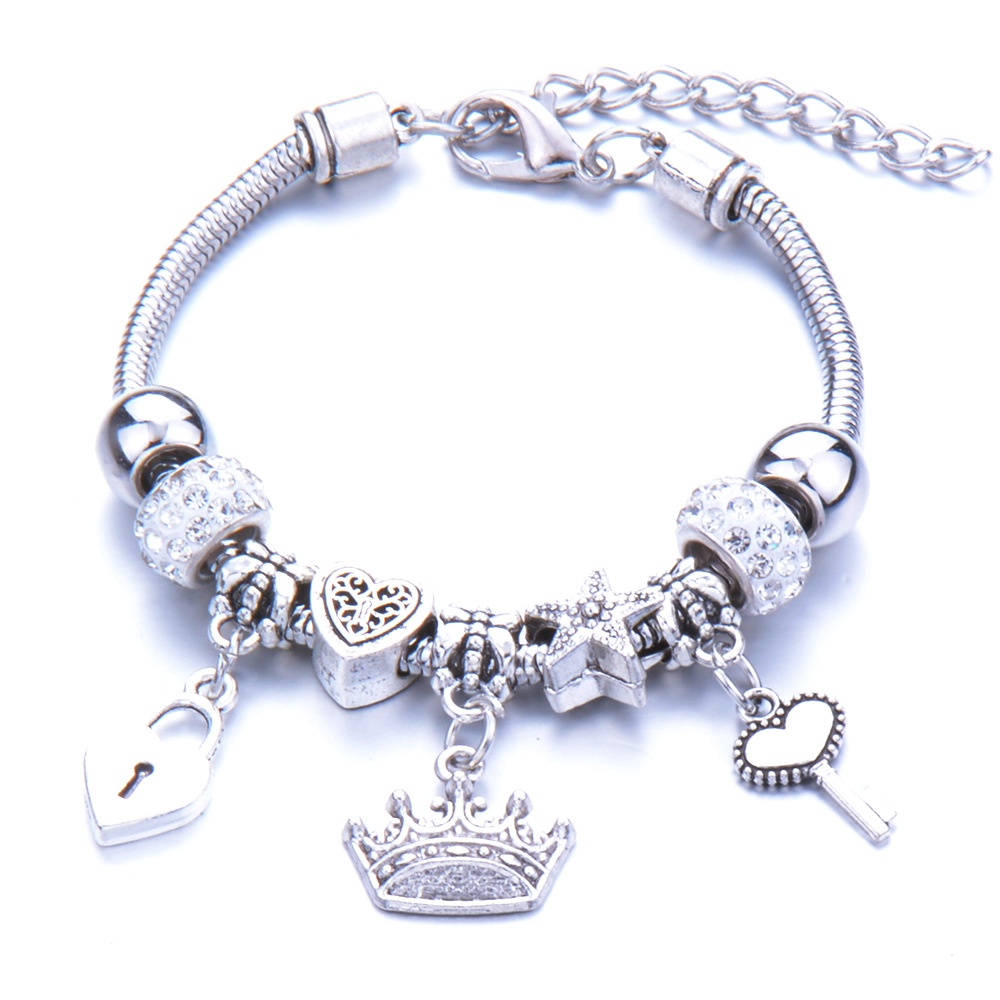 Ethnic Beaded Bracelet With Crown Pendant And Lobster Clasp_voghion.com