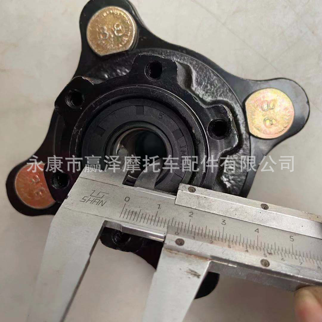 Four-wheel off-road motorcycle, go-kart, ATV front wheel disc brake, fork knuckle flange with diagonal 10-hole spacing