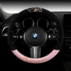 オールシーズン対応の夏の車のステアリングホイールカバー、通気性のあるアイスシルクハンドルカバー、漫画のかわいい女の子の車のハンドルカバー卸売
