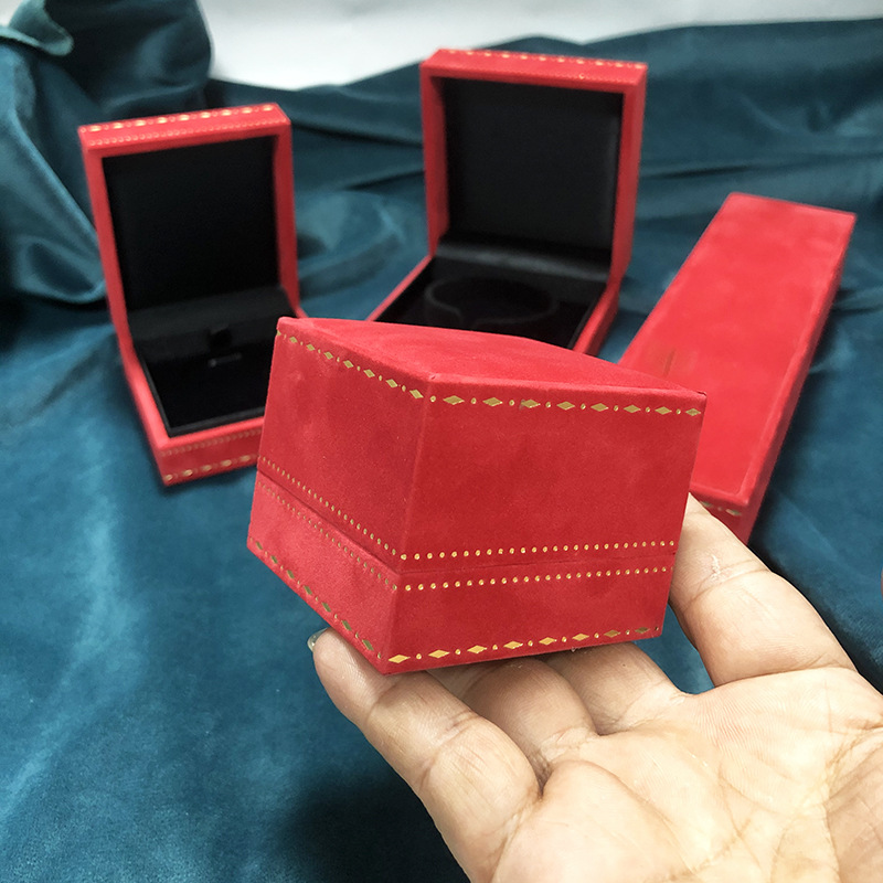 新しい厚い直角の凸のフランネルのアクセサリーの箱のファッションの宝石のアクセサリーのネックレスの収納箱のプリントの箱