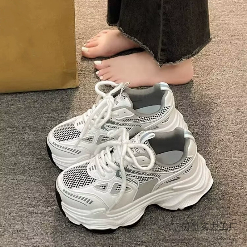 Модные женские dad shoes 2025 весна-лето: новые толстые подошвы, сетчатая воздухопроницаемость, универсальная легкая спортивная повседневная обувь