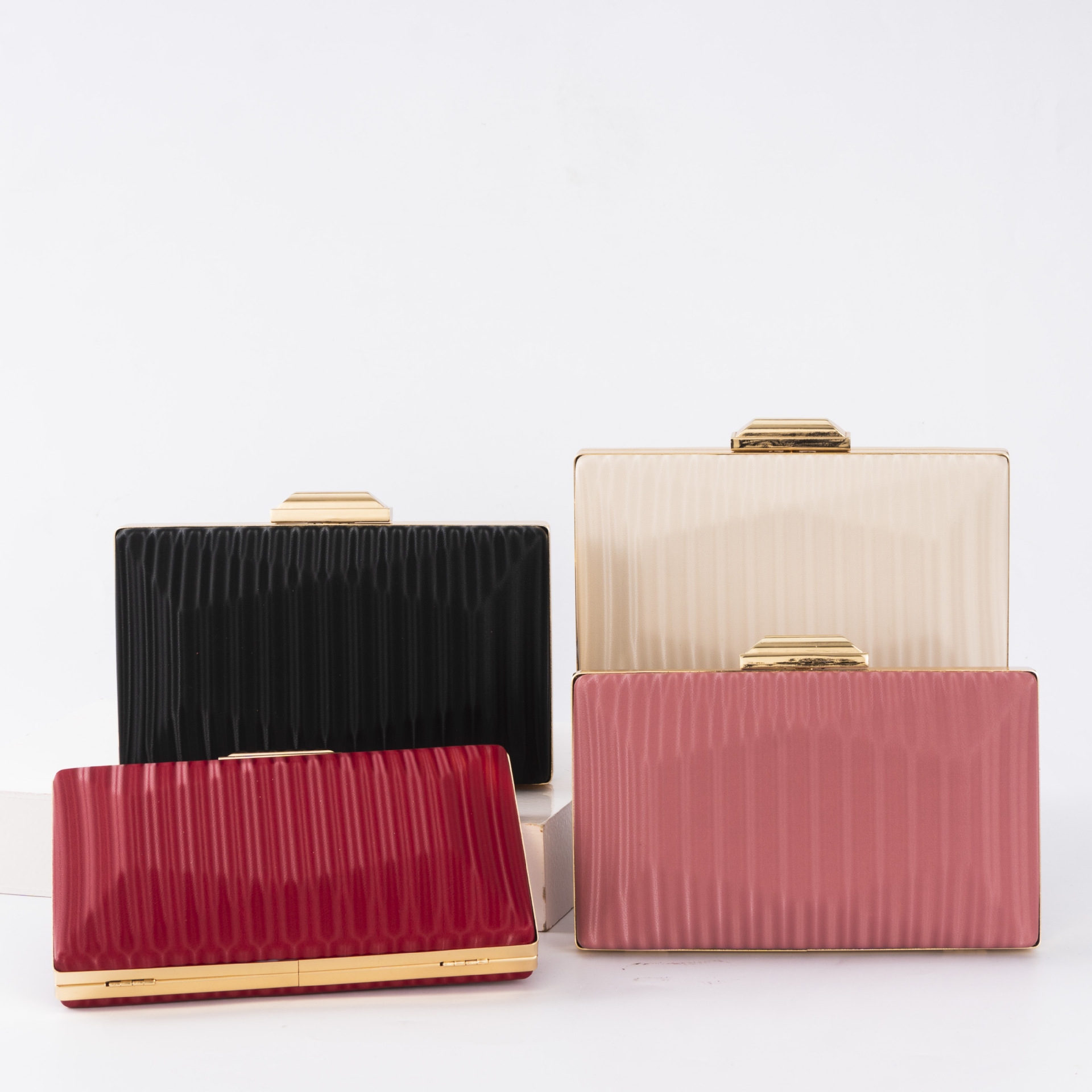 2023 transfronterizo nuevo bolso de noche geométrico tridimensional vestido del todo partido bolso de banquete europeo y americano simple Crossbody embrague