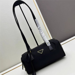 Genuine Leather Women's Bag with Label, Single Compartment Crossbody Bag, Travel Bag, Gym Bag, Luggage Bag, Cylindrical Bag, Women's P Brand Bag