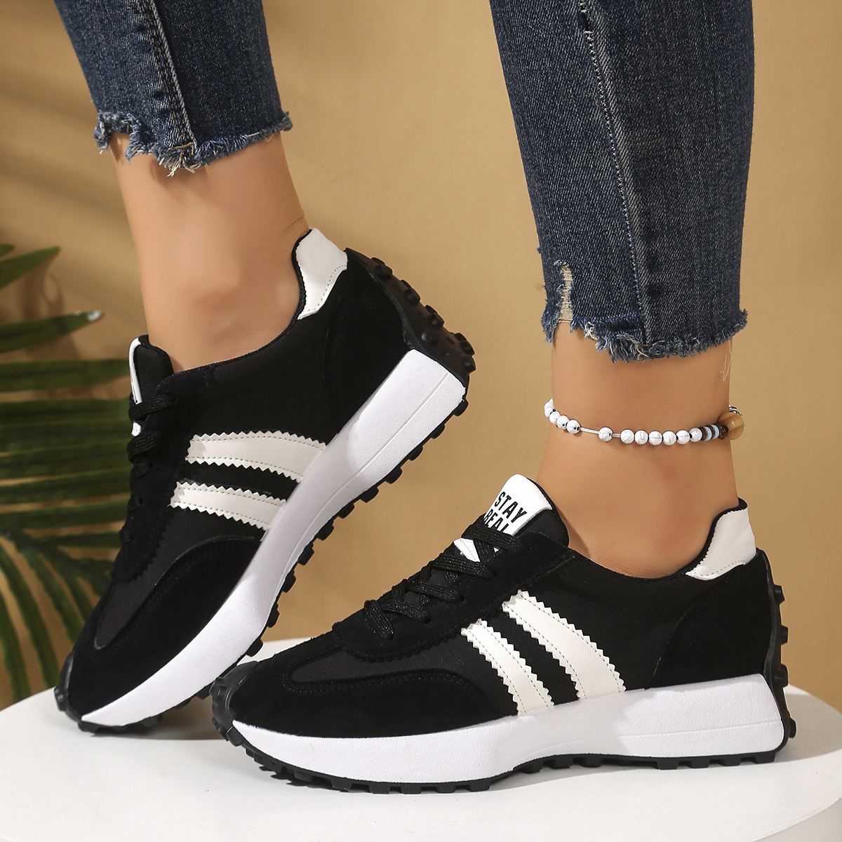 2026 primavera nueva mujer zapatos deportivos casuales de suela gruesa moda versátil transfronteriza cómodos gran tamaño al por mayor
