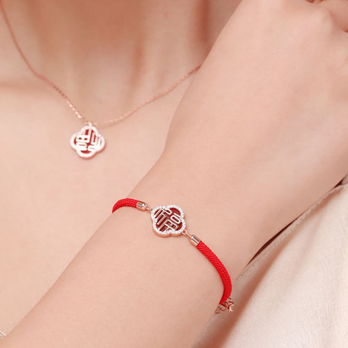 National trend new four-leaf clover necklace, palace blessing pendant bracelet, birth year transfer clavicle chain, lucky red rope for women