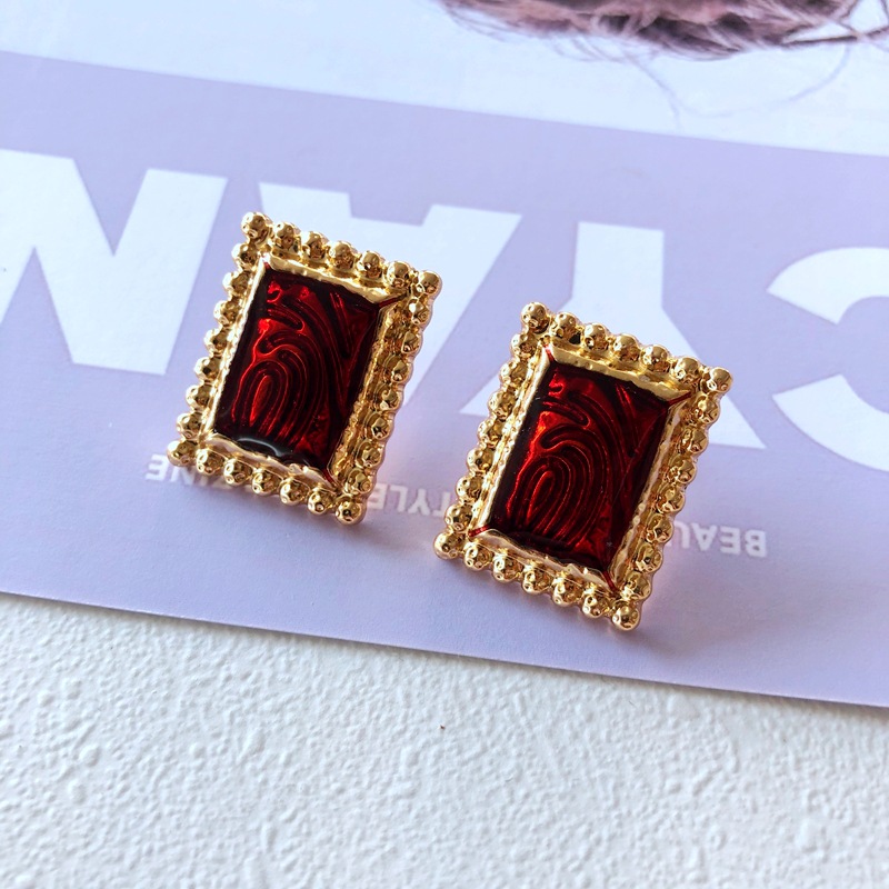 Nihaojewelry Simple Pearl Red Drip Glaze Resin Enamel Earrings Wholesale Jewelry display picture 5