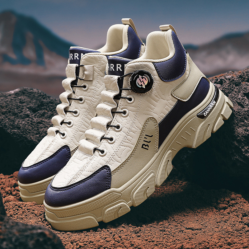 Botones rotativos de estilo retro de cuero de empalme sin correa botas Martin de otoño al aire libre a prueba de viento botas de hombre