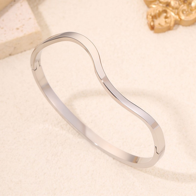 【146】Silver curve bracelet